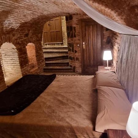 Apartamento Cueva Arabe En El Casco Antiguo, Toledo Exterior foto